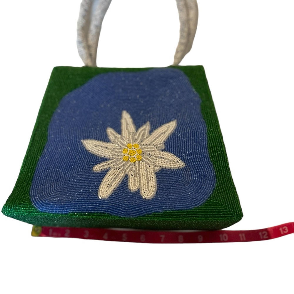 NWOT Hand beaded purse! Beautiful bead work perfect condition - Picture 7 of 10